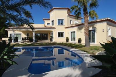 Villa for sale in La Fustera (Benissa)