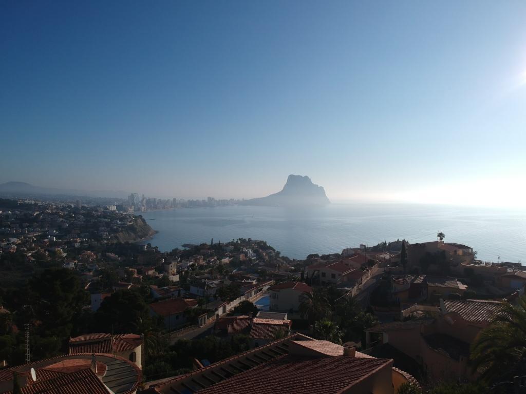 Moderne villa met zeezicht in Calpe