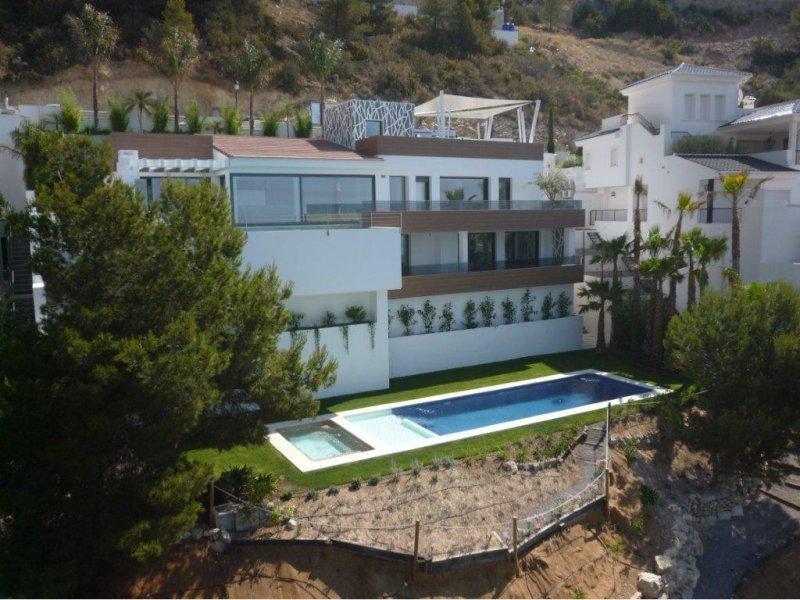 Villa de luxe avec des vues spectaculaires sur les collines d’Altea