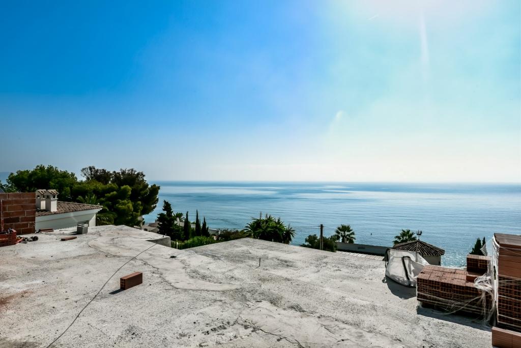 Neue Villa in Calpe in zweiter Meereslinie mit atemberaubender Aussicht