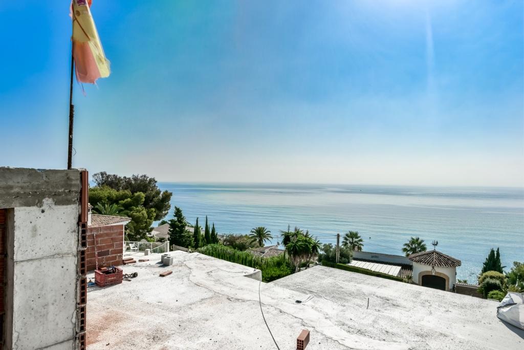 Neue Villa in Calpe in zweiter Meereslinie mit atemberaubender Aussicht