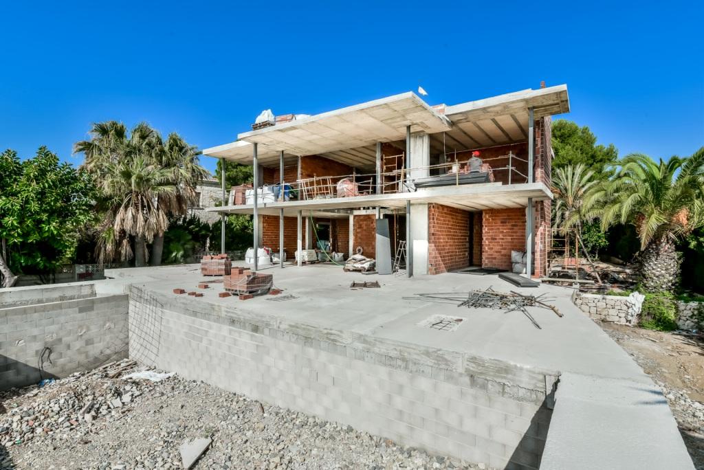 Neue Villa in Calpe in zweiter Meereslinie mit atemberaubender Aussicht