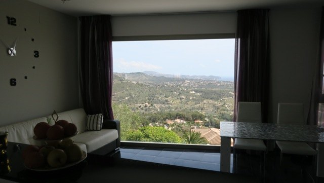 Beeindruckender Bungalow mit Meer- und Bergblick