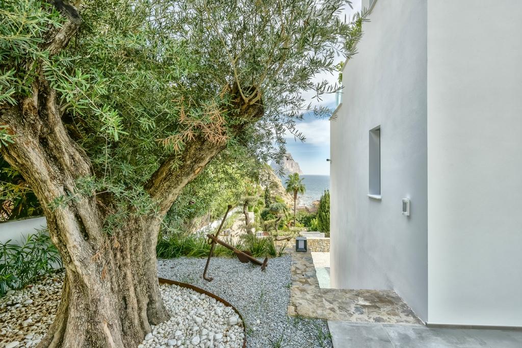 Storslået luksusvilla ved stranden i Puerto Blanco Calpe