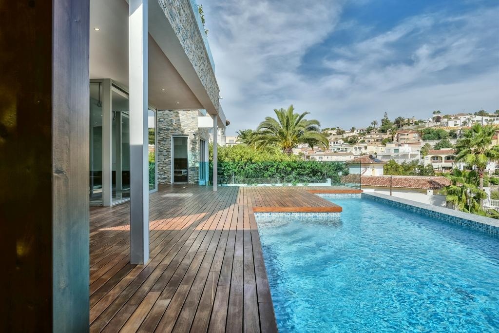 Prachtige luxe villa aan het strand in Puerto Blanco Calpe