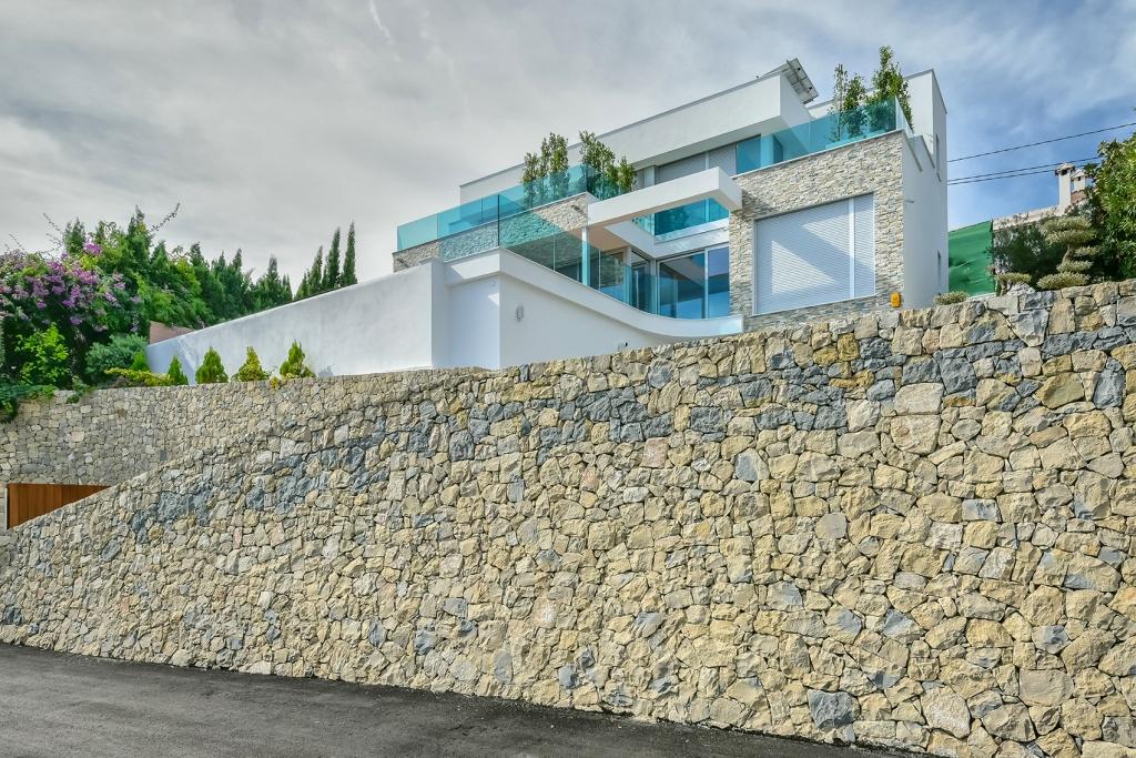 Storslået luksusvilla ved stranden i Puerto Blanco Calpe