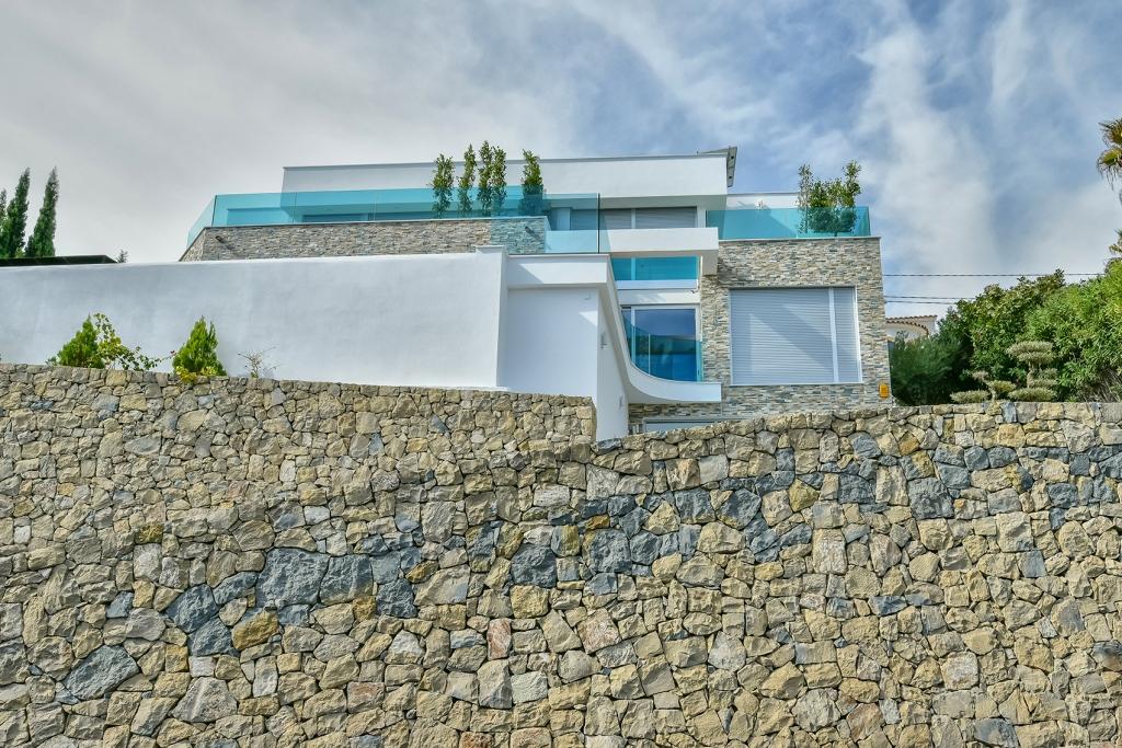 Storslået luksusvilla ved stranden i Puerto Blanco Calpe