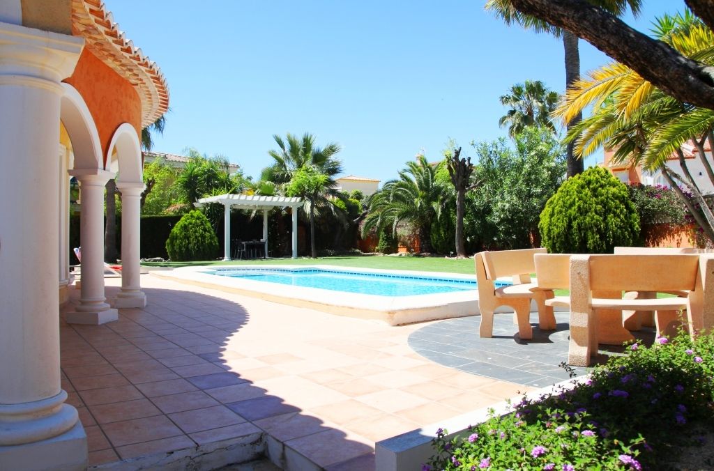 Excellente villa spacieuse dans le centre de Calpe, très proche de la plage