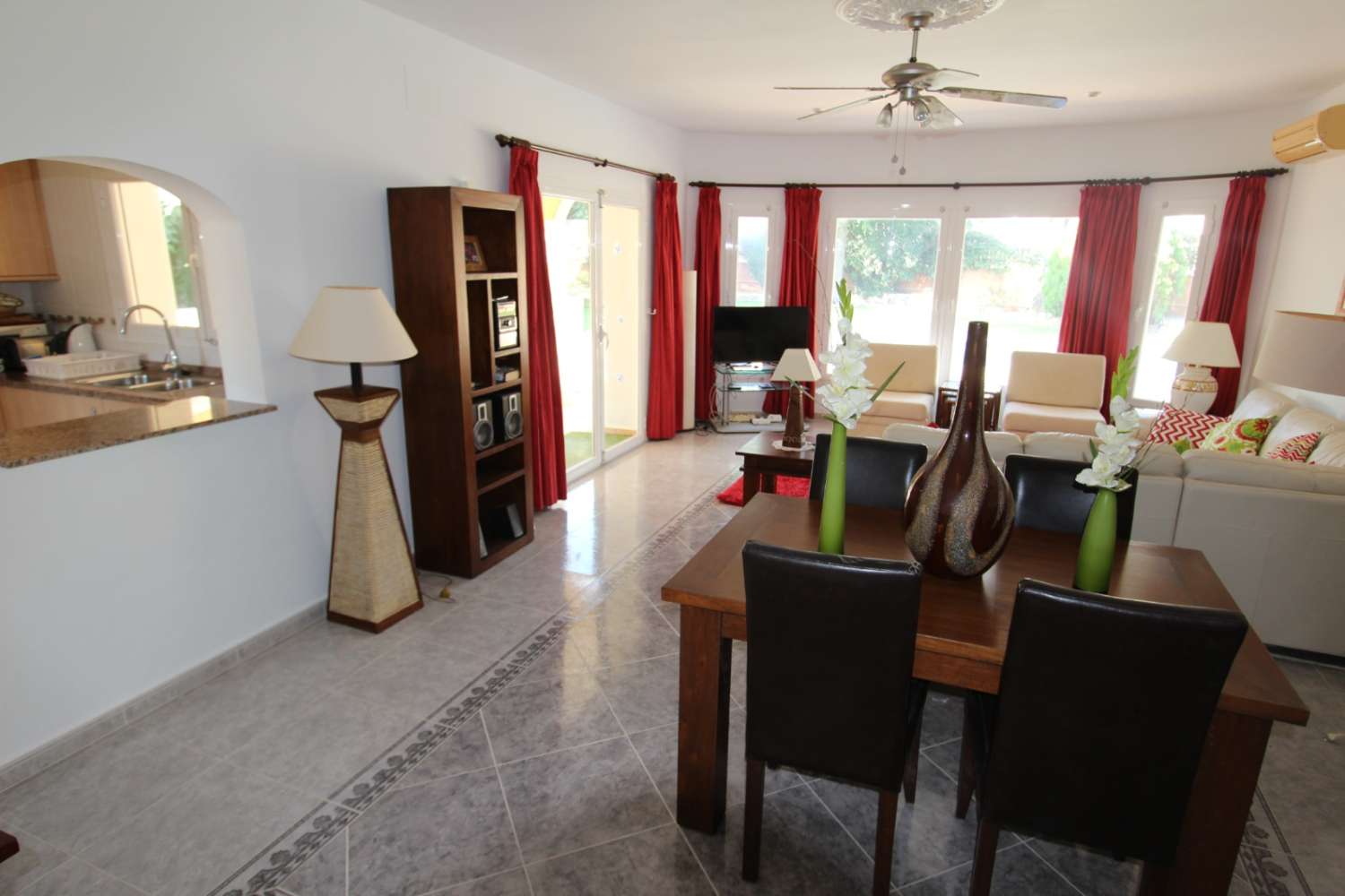 Excellent Spacious Villa in Calpe Center Very Close to the Beach