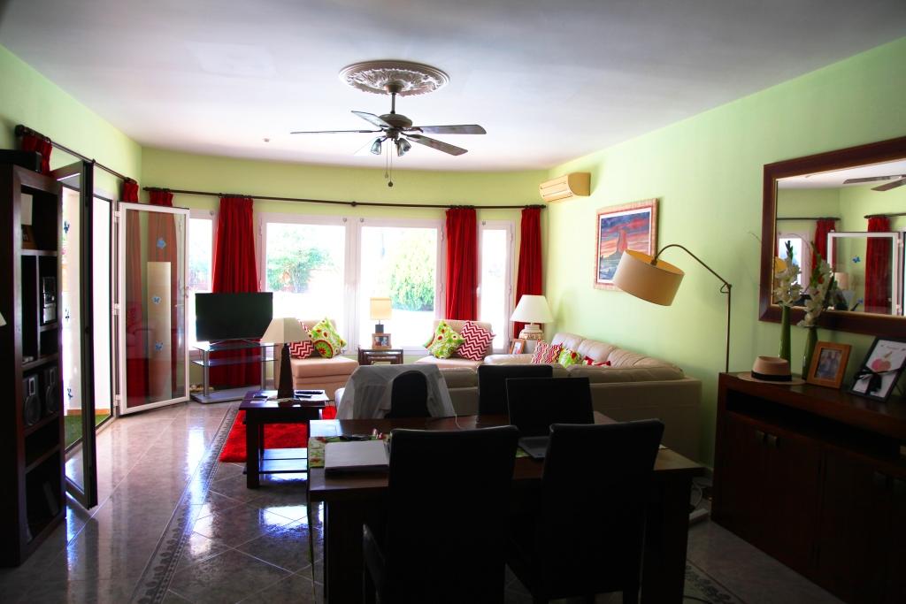 Excellent Spacious Villa in Calpe Center Very Close to the Beach