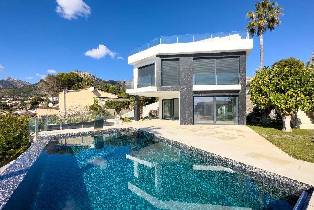 Majestätische Luxusvilla direkt am Strand in Pto. Blanco Calpe