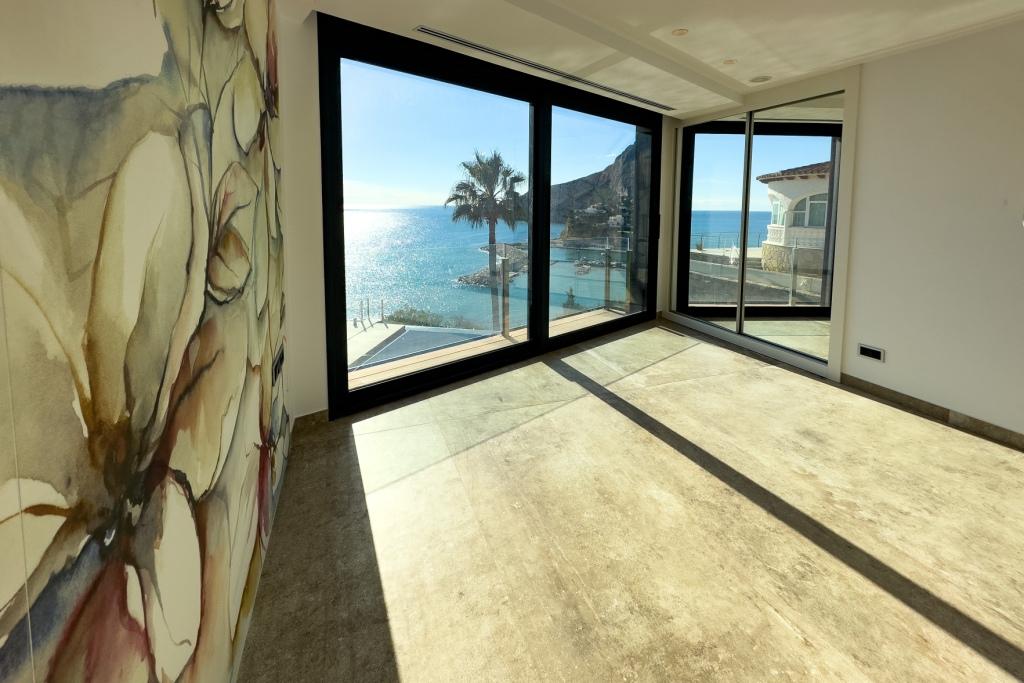 Majestic Seafront Luxury Villa at Puerto Blanco Calpe