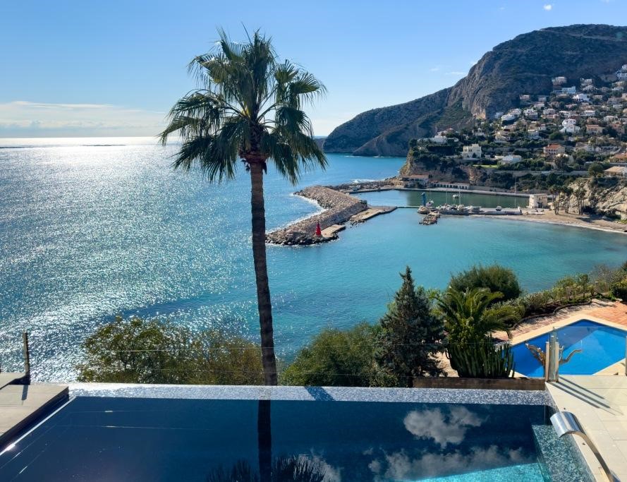 Majestueuze Luxe Villa aan Het Strand in Pto. Blanco Calpe