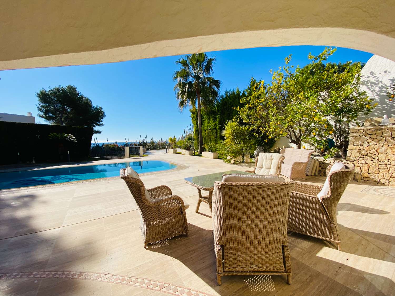 Villa de luxe en première ligne de mer avec accès à la plage à Benissa