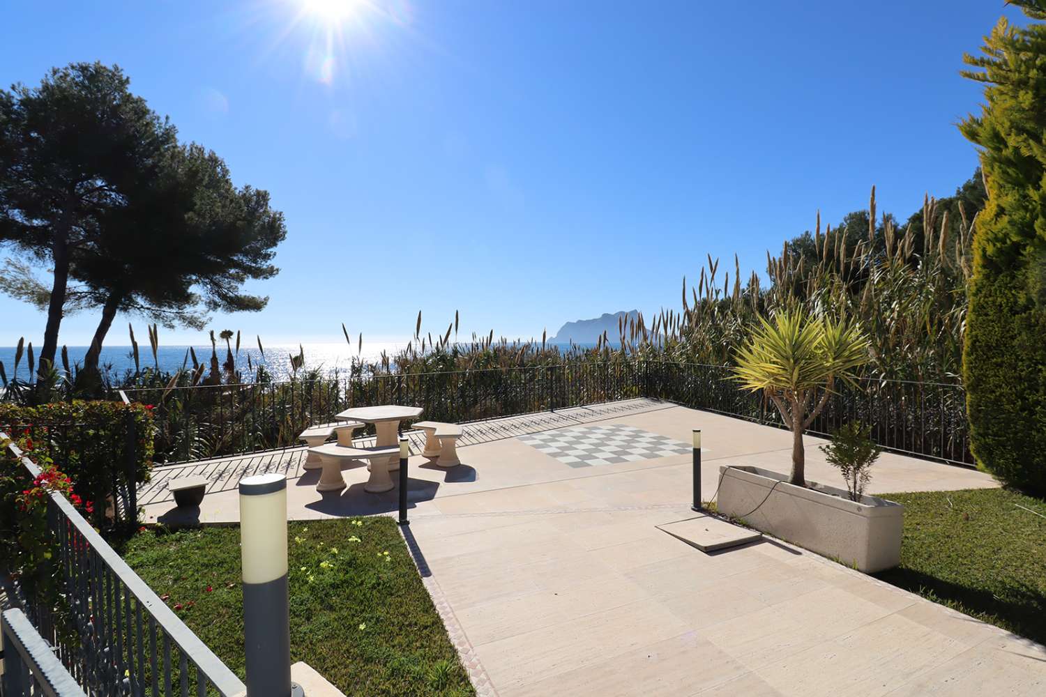 Villa de luxe en première ligne de mer avec accès à la plage à Benissa