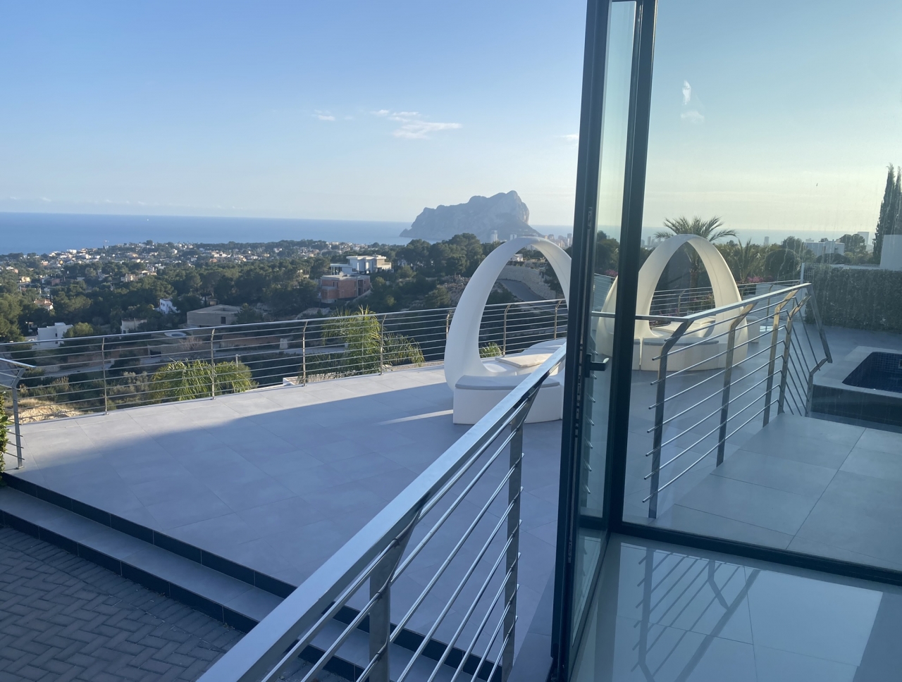 Villa de Lujo con Vistas al Mar en La Fustera Benissa