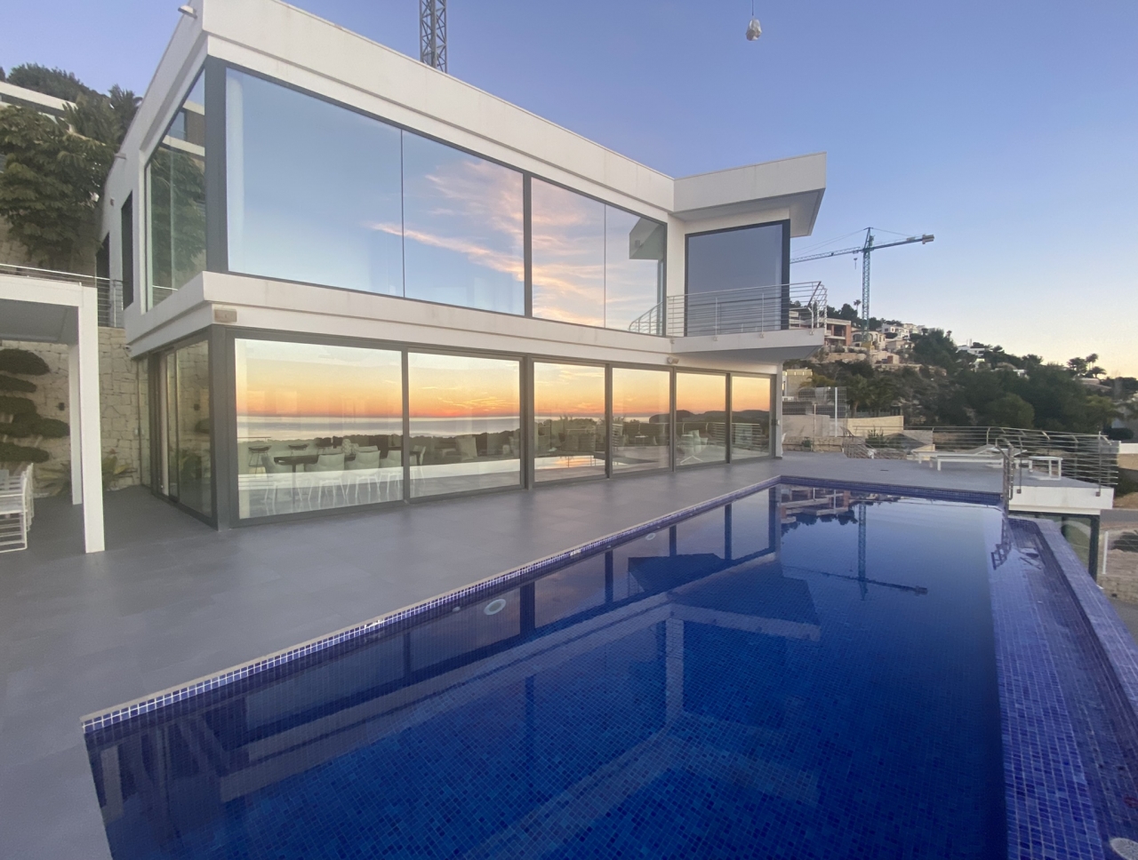 Luxe villa met uitzicht op zee in La Fustera Benissa