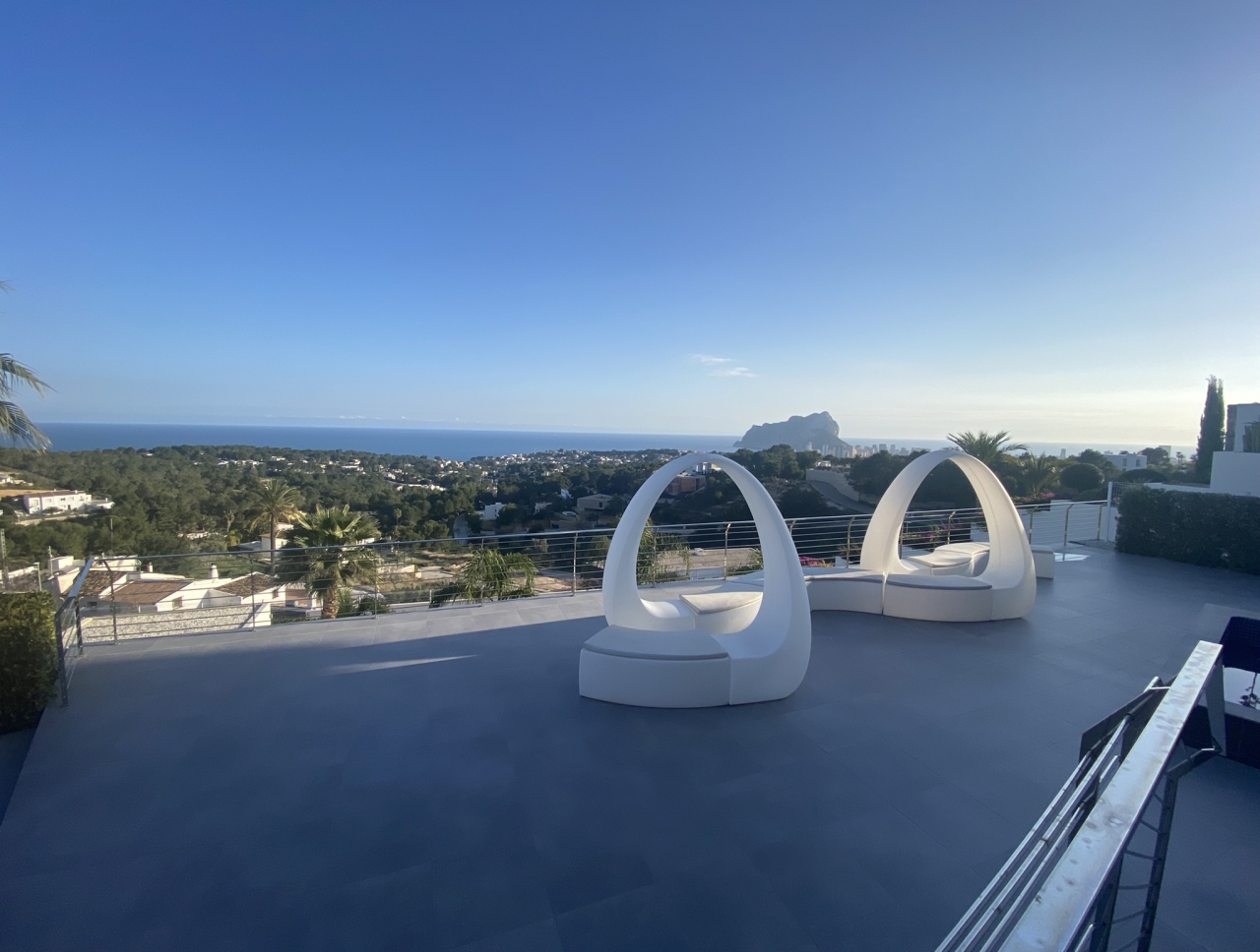 Villa de Lujo con Vistas al Mar en La Fustera Benissa