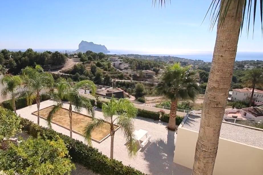 Luxe villa met uitzicht op zee in La Fustera Benissa