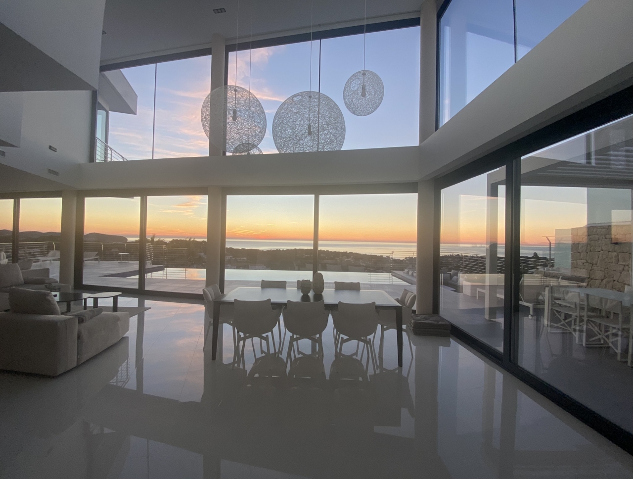 Villa de Lujo con Vistas al Mar en La Fustera Benissa