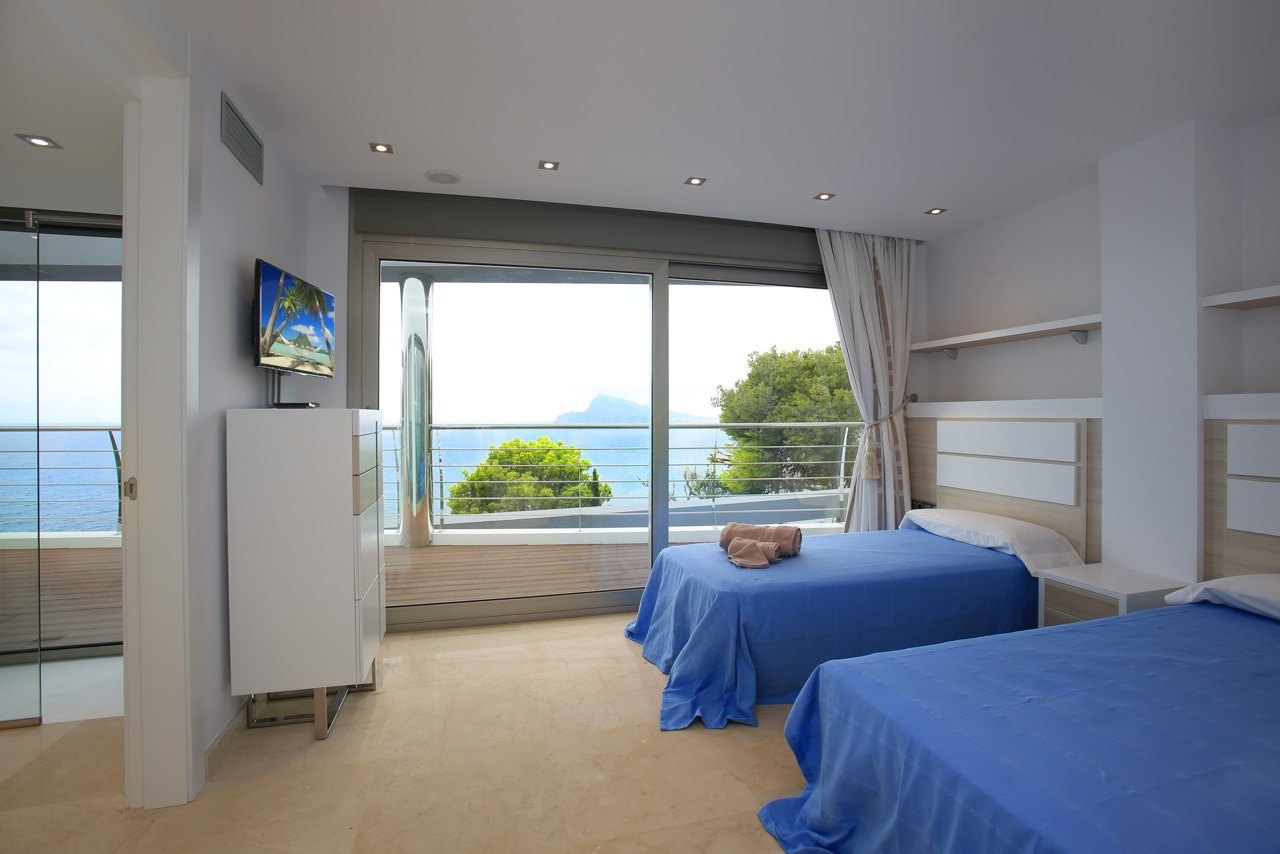 Magnificent Luxury Beachfront Villa in Mascarat, Altea