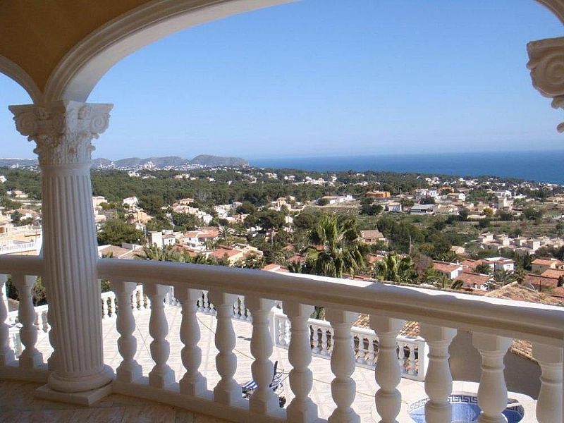 Magnifique villa de style méditerranéen à Calpe avec vue directe sur la mer