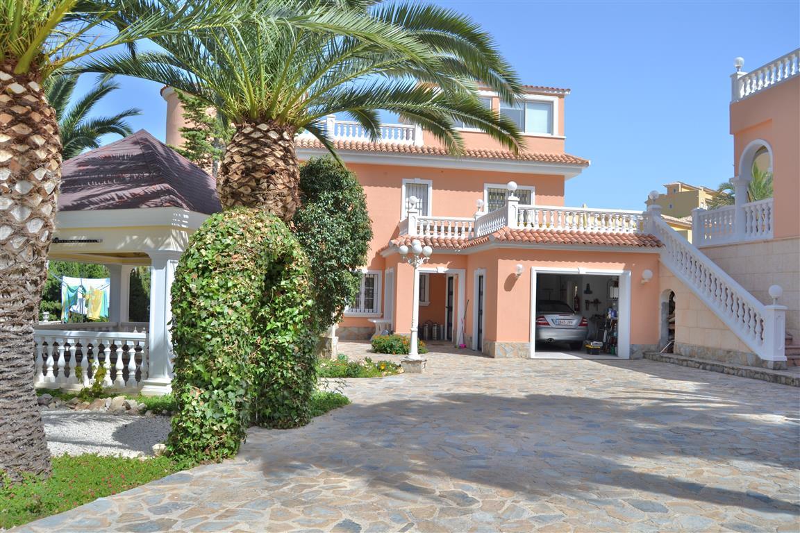 Spacieuse Villa Méditerranéenne avec Vue sur la Mer à Maryvilla Calpe