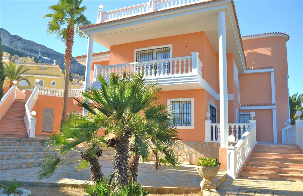 Spacieuse Villa Méditerranéenne avec Vue sur la Mer à Maryvilla Calpe