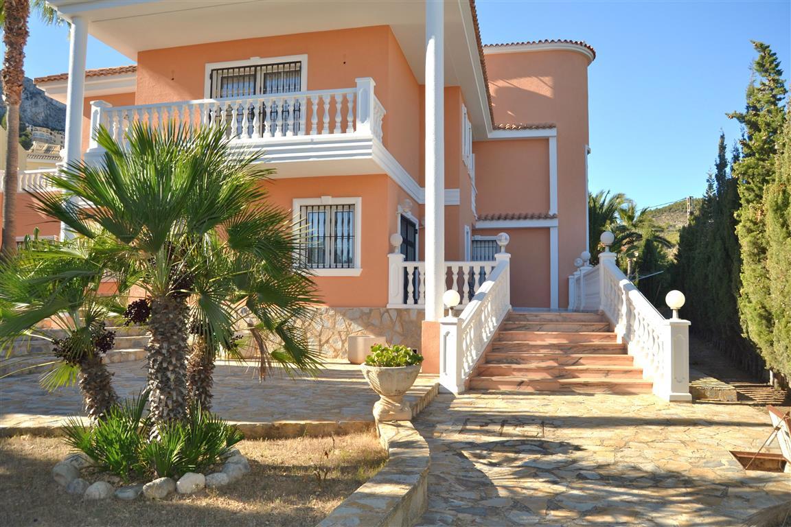 Spacieuse Villa Méditerranéenne avec Vue sur la Mer à Maryvilla Calpe