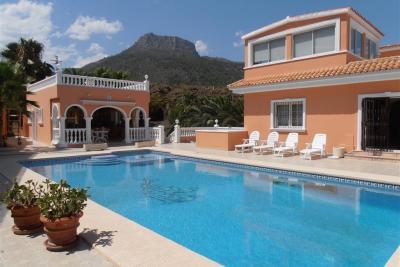 Villa for sale in Maryvilla (Calpe)