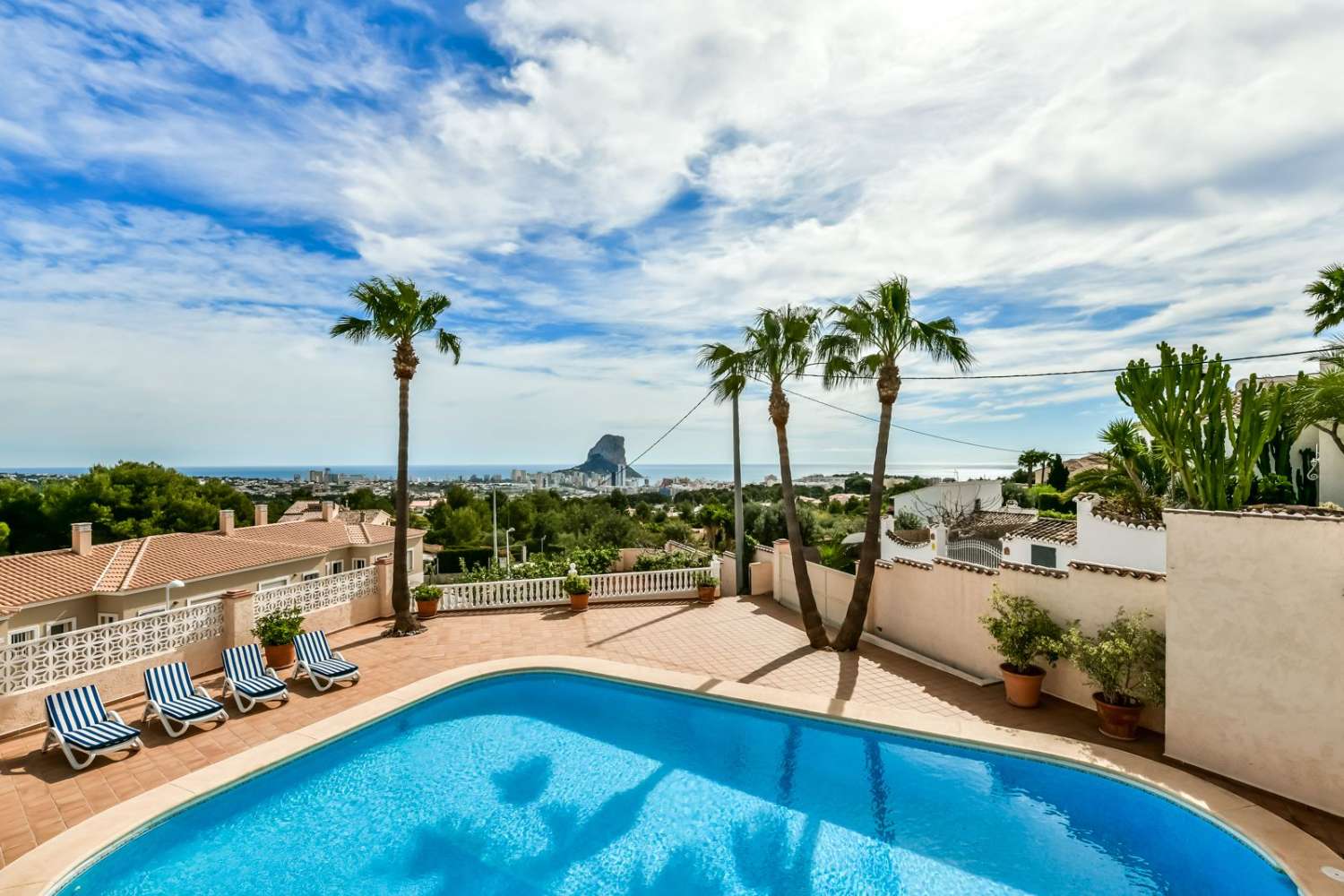 Excellent Villa in the Bay of Calpe with Sea Views