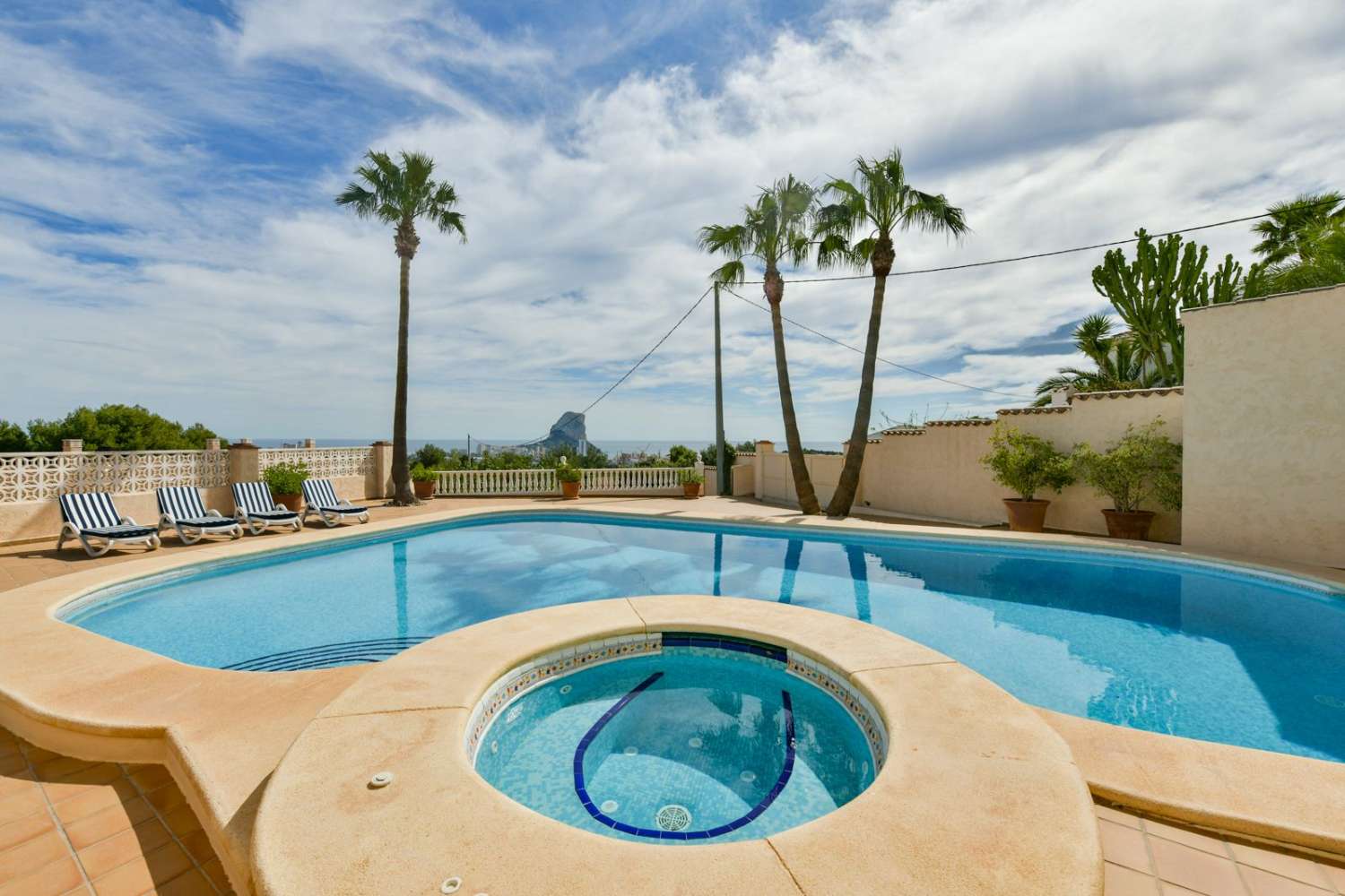 Excellent Villa in the Bay of Calpe with Sea Views