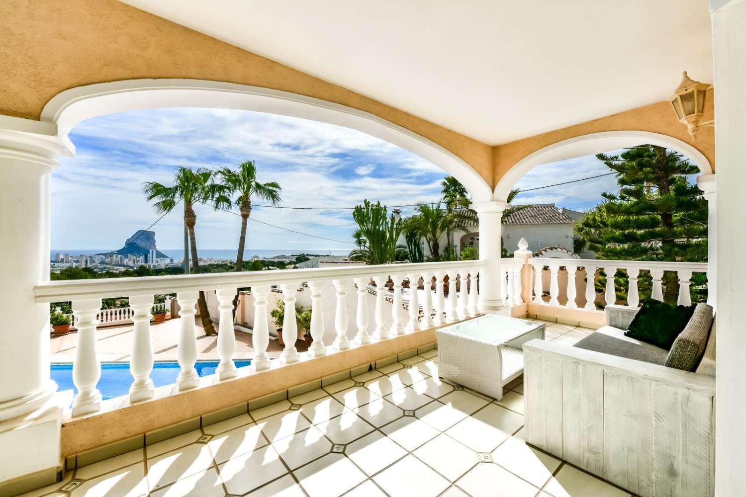 Excellent Villa in the Bay of Calpe with Sea Views