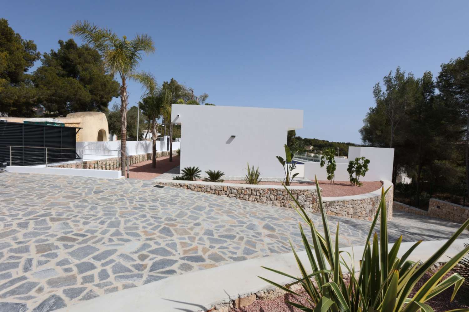 Modern and Sunny Villa in the Coastal Area of Benissa