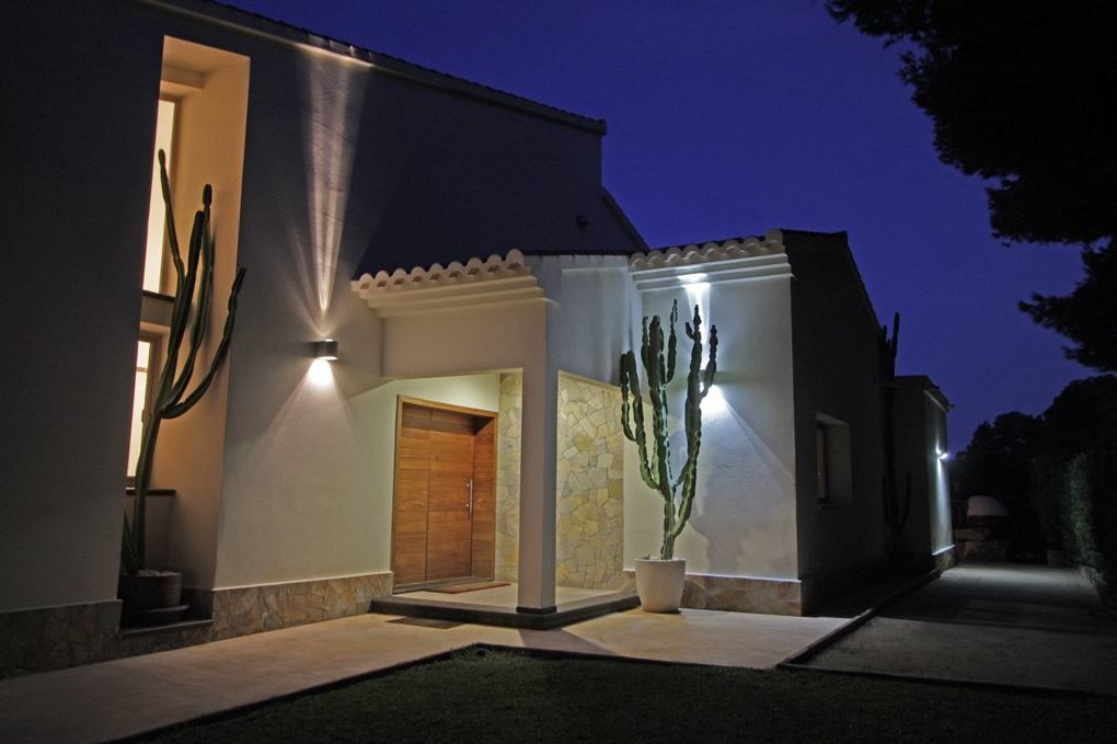 Encantadora Villa con Piscina y Vistas al Mar en Moraira