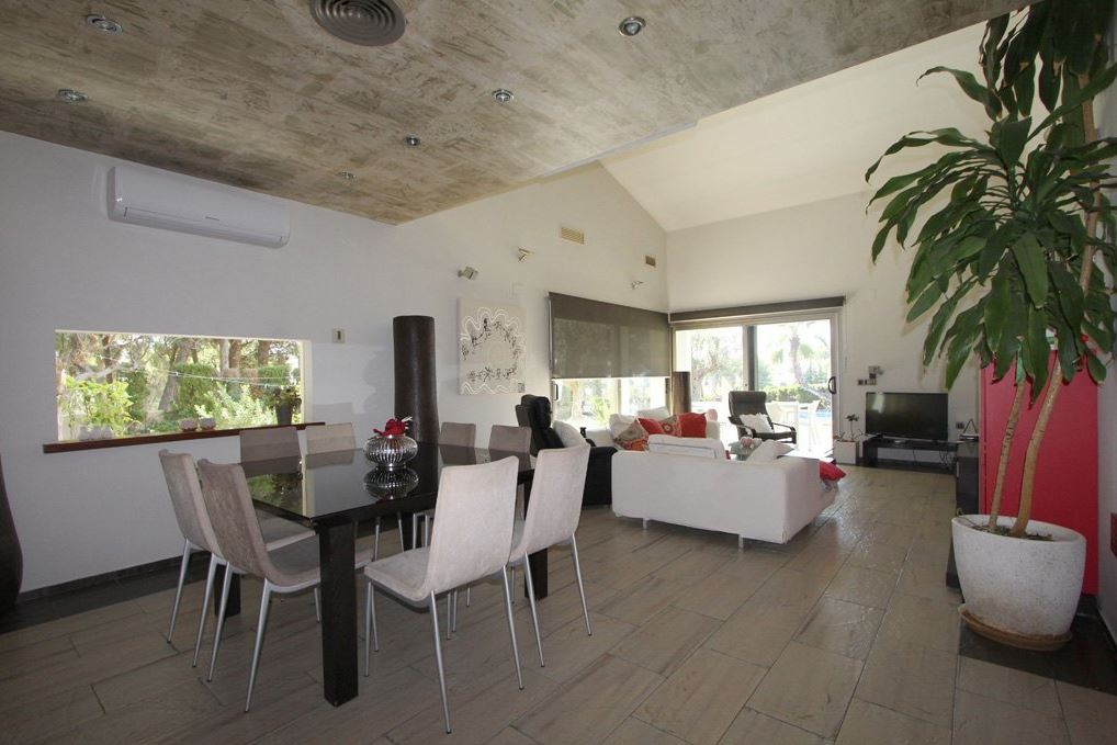 Charming Villa with Pool and Sea Views in Moraira