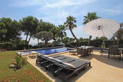 Charming Villa with Pool and Sea Views in Moraira