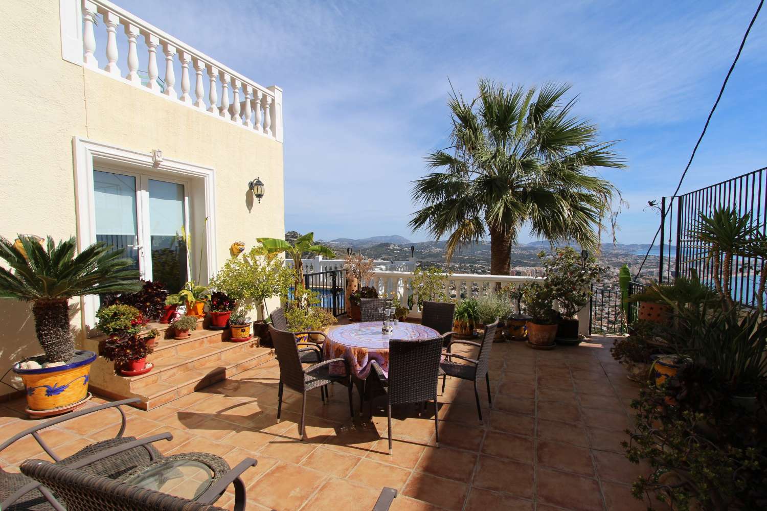 Villa Mediterránea en Calpe con Vistas Impresionantes