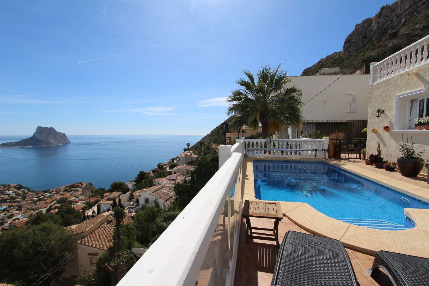 Villa Mediterránea en Calpe con Vistas Impresionantes