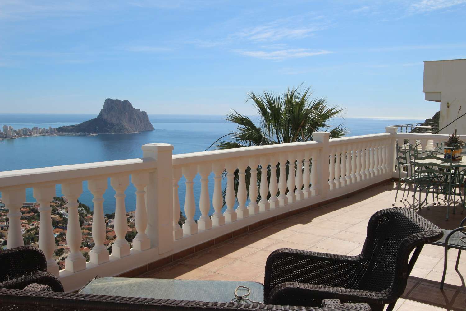 Villa Mediterránea en Calpe con Vistas Impresionantes