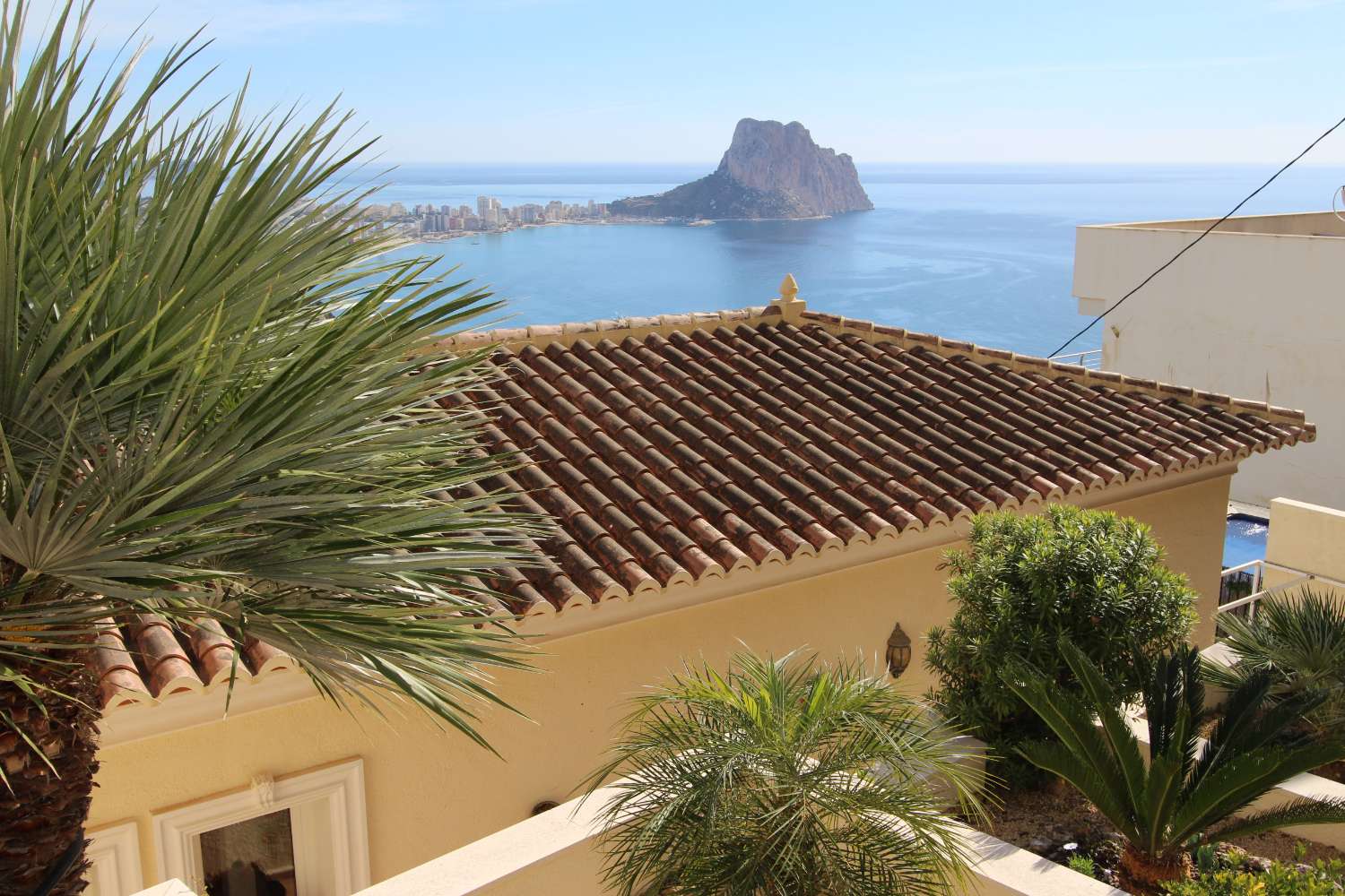 Villa Mediterránea en Calpe con Vistas Impresionantes